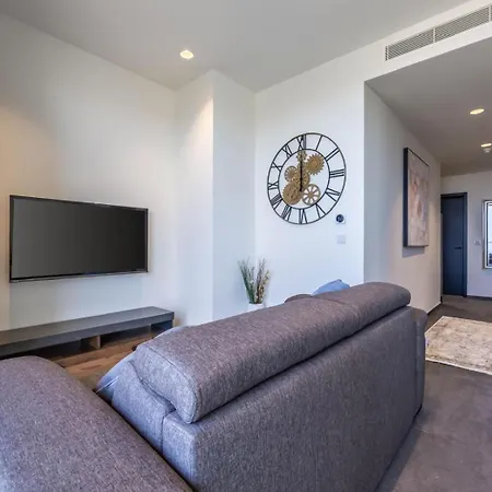 Lux Apt With Breathtaking Views In Mercury Towers By 360 Estates Apartament