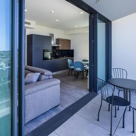 Lux Apt With Breathtaking Views In Mercury Towers By 360 Estates